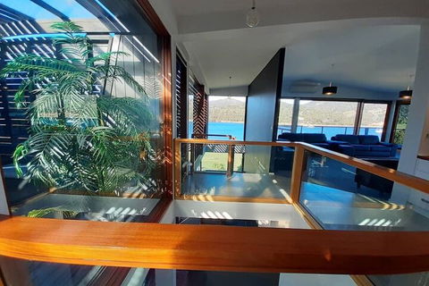 Amazing Unique Five-Star Waterfront Retreat - Tourism Caloundra 2