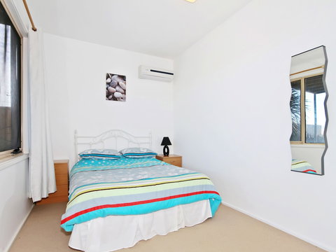 Through The Looking Glass - Tourism Caloundra 6