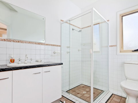 Through The Looking Glass - Tourism Caloundra 5