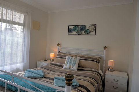 Emu Bay Holiday Homes - Tourism Caloundra 2