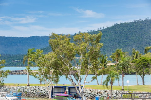 Montipora On The Waterfront - Tourism Caloundra 0
