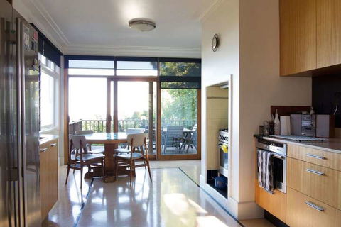 Sunrise House - Tourism Caloundra 3