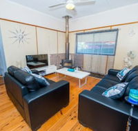 Beach House on James Patterson - Tourism Caloundra