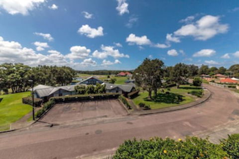 Gleneagles, Unit 53 Horizons Golf Club - Tourism Caloundra 0