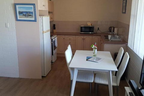 Unit 2 Breakaway Lodge - Tourism Caloundra 3