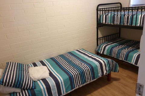 Unit 2 Breakaway Lodge - Tourism Caloundra 5