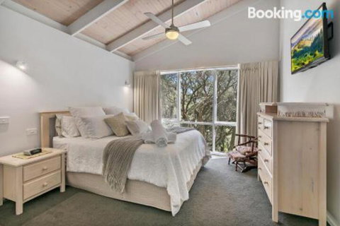 Koonya Beach Escape - Tourism Caloundra 4
