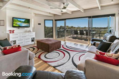 Koonya Beach Escape - Tourism Caloundra 0