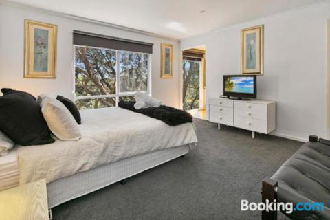 Koonya Beach Escape - Tourism Caloundra 5