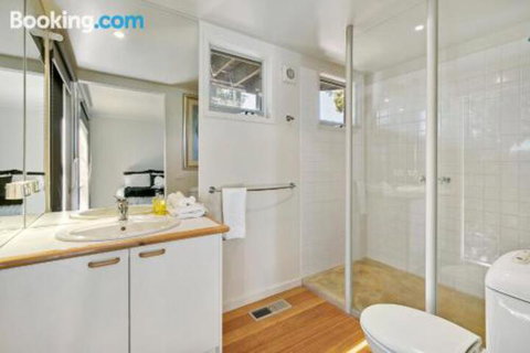 Koonya Beach Escape - Tourism Caloundra 6
