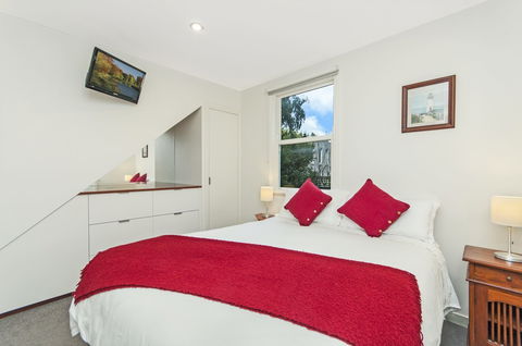 JOHANSSONS PERCH COTTAGE - Tourism Caloundra 2