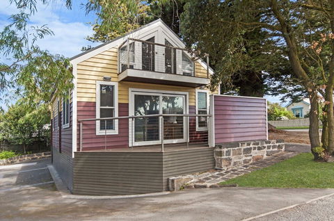 JOHANSSONS PERCH COTTAGE - Tourism Caloundra 3