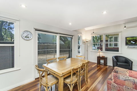 JOHANSSONS PERCH COTTAGE - Tourism Caloundra 6