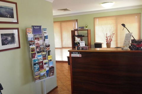 Bomaderry Motor Inn - Tourism Caloundra 2