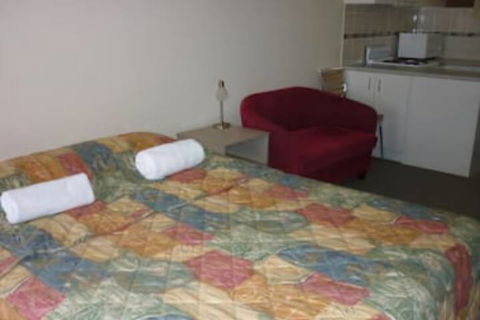 Bomaderry Motor Inn - Tourism Caloundra 4