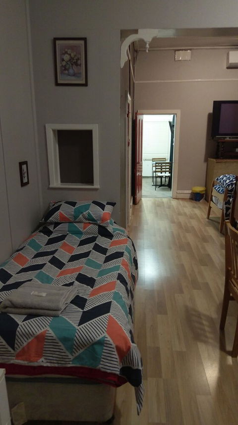 Ned's Studio Apartment - Tourism Caloundra 0