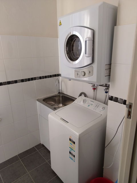 Ned's Studio Apartment - Tourism Caloundra 6