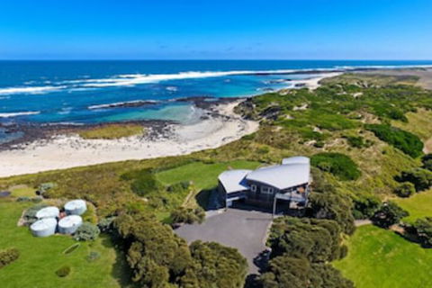 HEARNS BEACH HOUSE - Tourism Caloundra 0