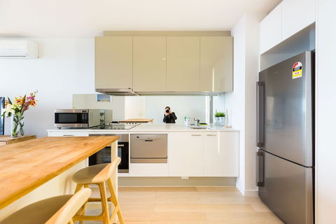 EVA, 1BDR Melbourne Apartment - Tourism Caloundra 4