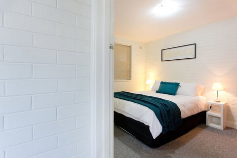 Shenton Park Hensman Road - Tourism Caloundra 2