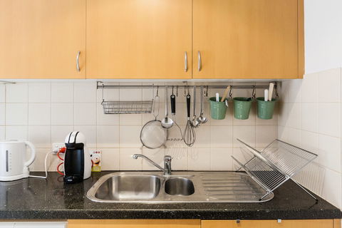 NAOMI, 2BDR South Melbourne Apartment - Tourism Caloundra 2