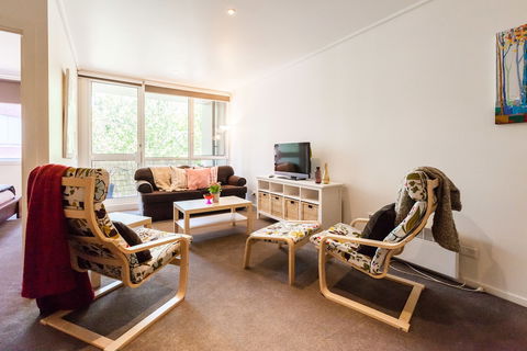 NAOMI, 2BDR South Melbourne Apartment - Tourism Caloundra 5