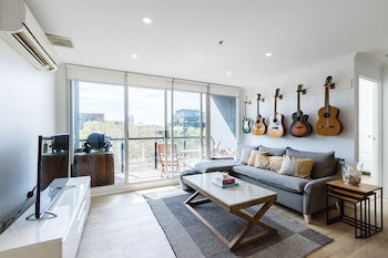 YUKI, 1BDR Melbourne Apartment - Tourism Caloundra 0