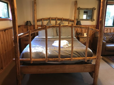 Cradle Mountain Highlanders Cottages - Tourism Caloundra 2