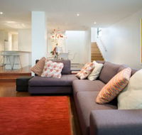 Lake Daylesford Lodge 2 - Tourism Caloundra
