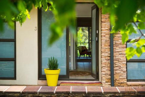 Lake Daylesford Lodge 3 - Tourism Caloundra 6