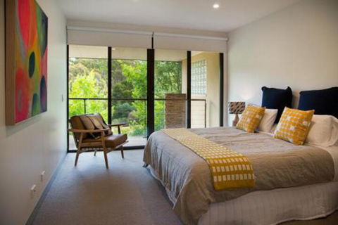 Lake Daylesford Lodge 3 - Tourism Caloundra 7