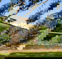 Lake Daylesford Lodge 4 - Tourism Caloundra