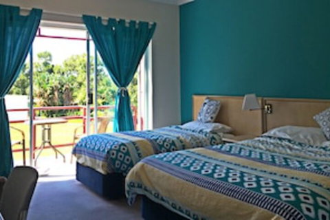 Pacific Garden Hotel - Tourism Caloundra 0