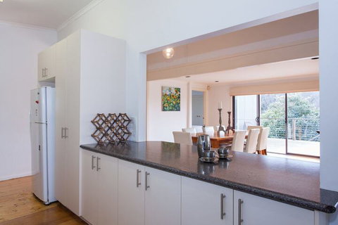 Tallarook Beach House - Tourism Caloundra 3