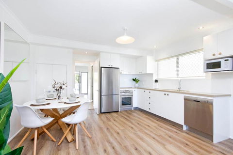 42 Bryan Street - Tourism Caloundra 2