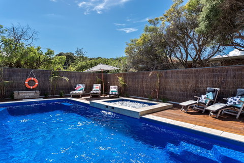 Front Beach House - Tourism Caloundra 1