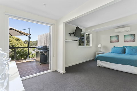 Front Beach House - Tourism Caloundra 4