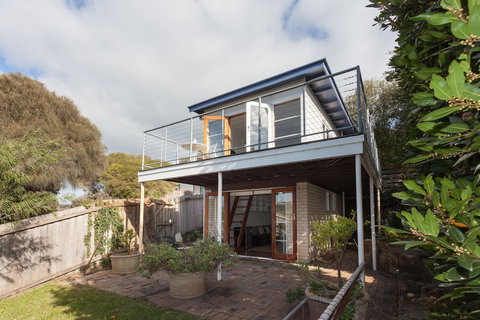 Sunseeker Cottage - Tourism Caloundra 0