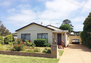 Nautique Beach House - Tourism Caloundra 2