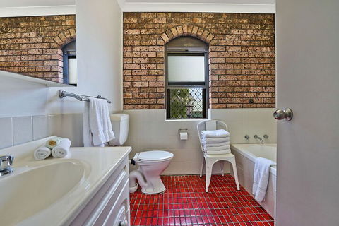 Centennial Terrace Apartments - Tourism Caloundra 2