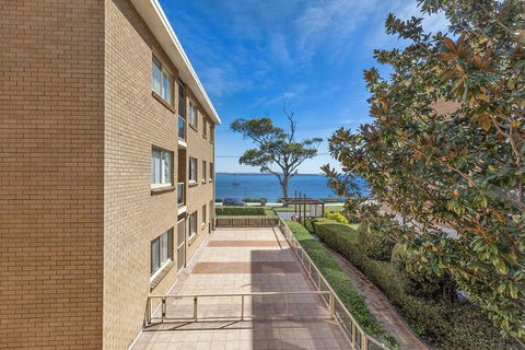 South Pacific Unit 6 Amazing Unit Opposite The Beach. - Tourism Caloundra 2