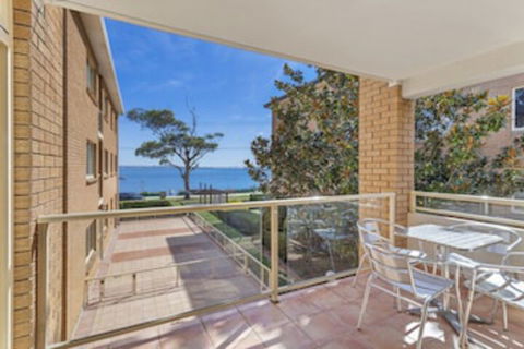 South Pacific Unit 6 Amazing Unit Opposite The Beach. - Tourism Caloundra 0