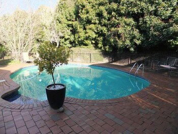 Apple Blossom Retreat - Tourism Caloundra 1