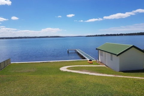 Lake Escape - Lake Macquarie - Tourism Caloundra 0