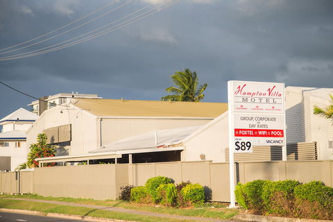 Hampton Villa Motel - Tourism Caloundra 2