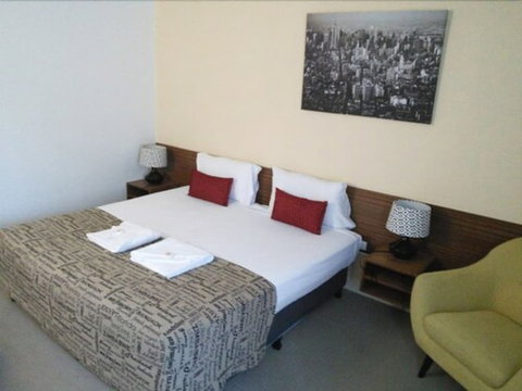 Hampton Villa Motel - Tourism Caloundra 6