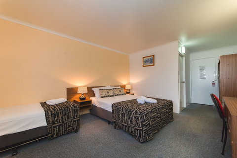 Hampton Villa Motel - Tourism Caloundra 1