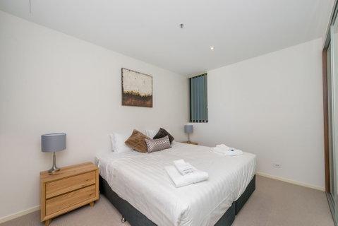Accommodate Canberra - Manhattan - Tourism Caloundra 1