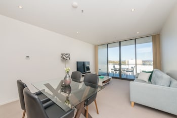 Accommodate Canberra - Manhattan - Tourism Caloundra 3