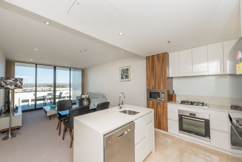 Accommodate Canberra - Manhattan - Tourism Caloundra 5